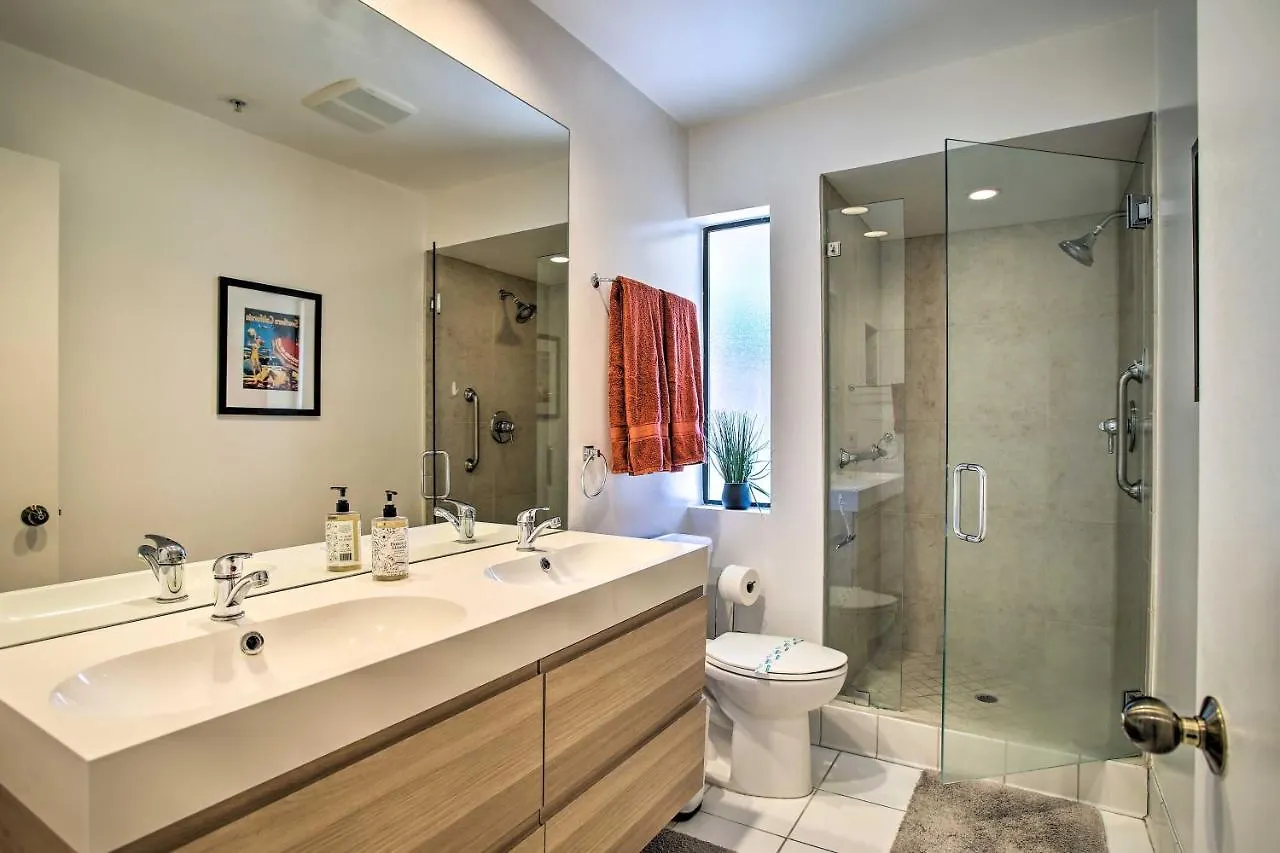 Apartmán Palm Springs Retreat With Pool Access, Near Downtown USA