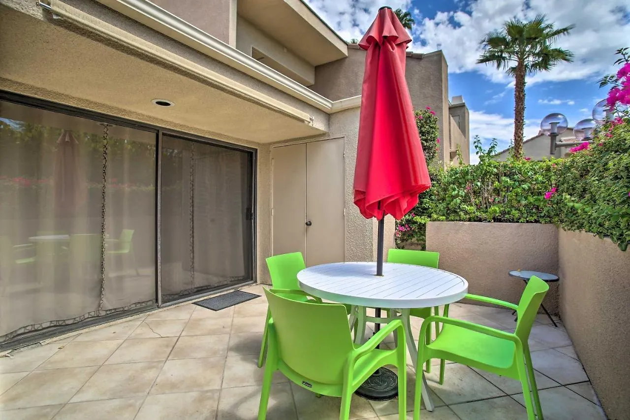 Palm Springs Retreat With Pool Access, Near Downtown Apartamento