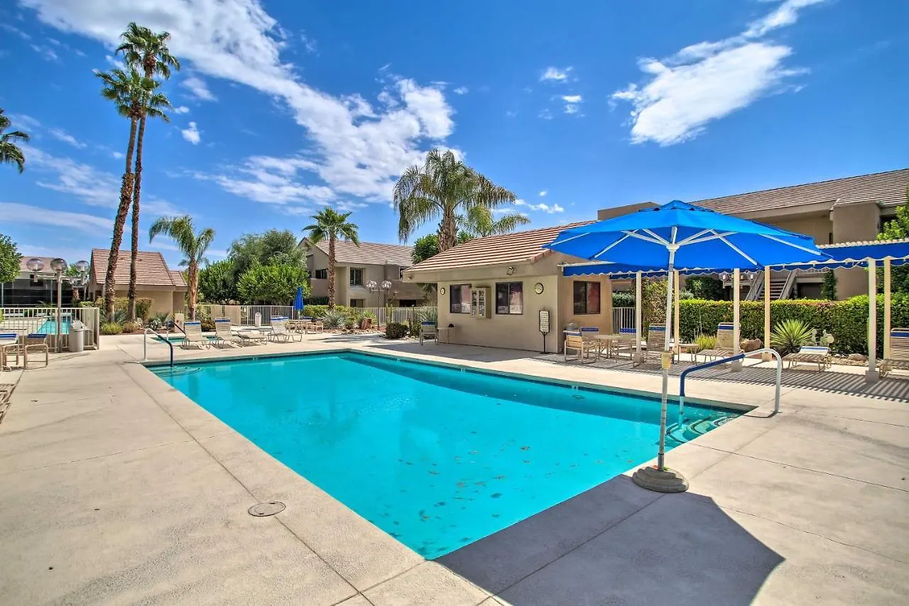 Palm Springs Retreat With Pool Access, Near Downtown Apartamento