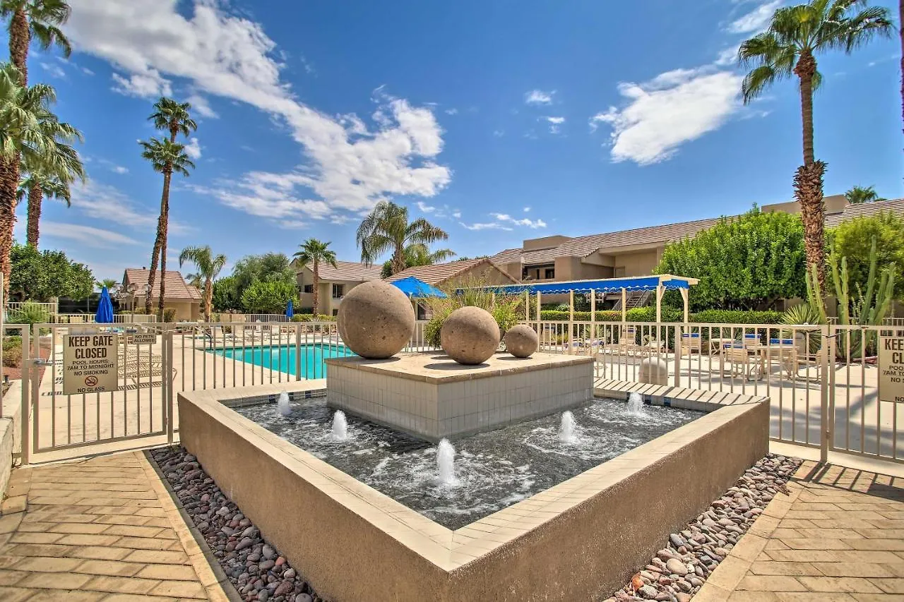 Palm Springs Retreat With Pool Access, Near Downtown Apartamento